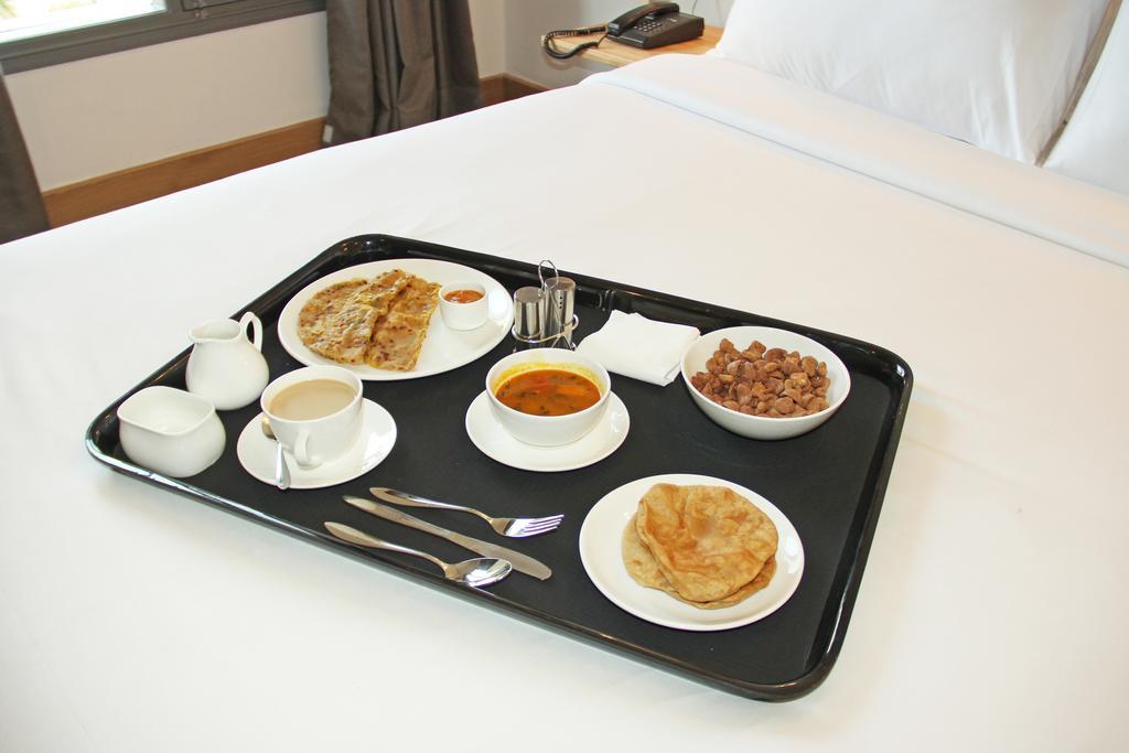 Oyo 460 Hotel Ivory Residency Kalkutta Kültér fotó