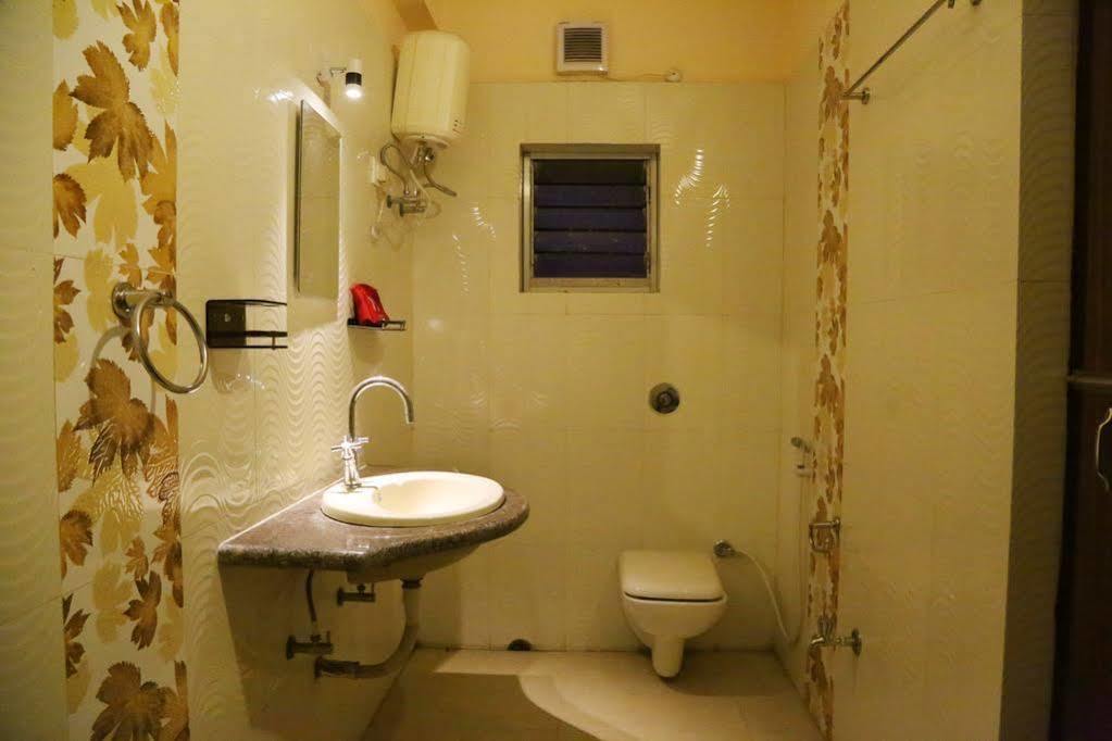 Oyo 460 Hotel Ivory Residency Kalkutta Kültér fotó